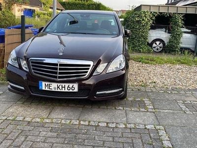 Second-hand Mercedes E250 Avantgarde 204 CP (150 kW) 2012 Maro Berlinǎ
