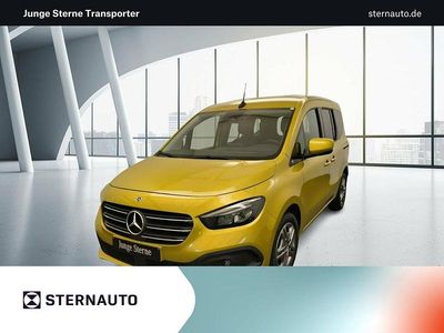 Usata Mercedes T180 Style 131 CV (96 kW) 2023 Giallo Monovolume