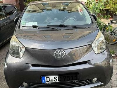 Toyota iQ