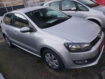 Reflexsilber metallic Gebraucht 2013 VW Polo Trendline Kleinwagen | 9.590 € (Teuer)