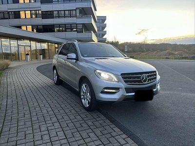 Gebraucht Mercedes ML350 258 PS (189 kW) 2012 Grau SUV