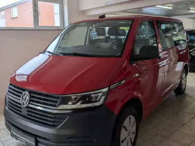 Gebraucht VW Caravelle Trendline 110 PS (80 kW) 2020 Rot Van