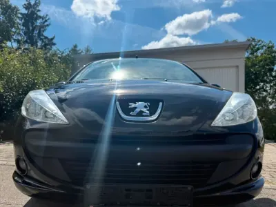 Gebraucht Peugeot 206+ Style 60 PS (44 kW) 2011 Schwarz Kleinwagen