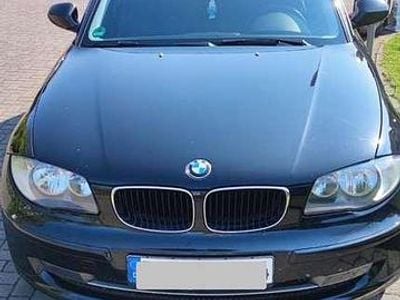 Gebraucht BMW 116 122 PS (89 kW) 2011 Schwarz Kleinwagen