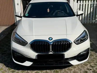 Gebraucht BMW 118 Sport Line 140 PS (102 kW) 2020 Weiß Kleinwagen