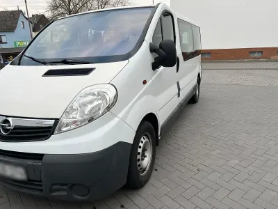 Gebraucht Opel Vivaro 146 PS (107 kW) 2008 Weiß Van / Kleinbus