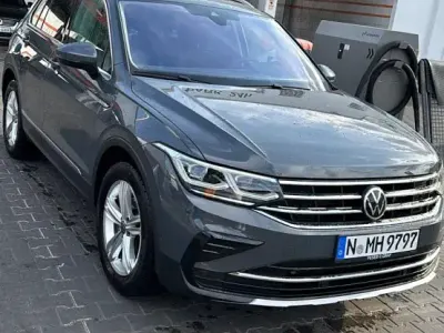 Gebraucht VW Tiguan 150 PS (110 kW) 2021 Grau SUV