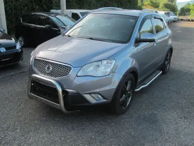 Gebraucht SsangYong Korando 150 PS (110 kW) 2014 Blau SUV