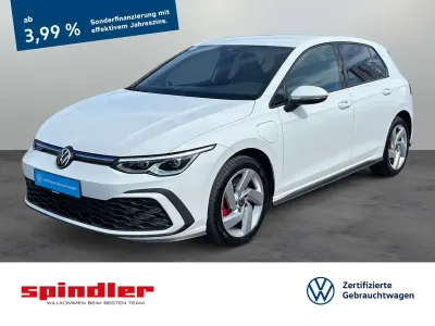 Używany VW Golf VIII GTE 245 KM (180 kW) 2022 Biały Sedan/Limuzyna