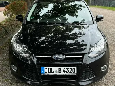 Gebraucht Ford Focus 116 PS (85 kW) 2011 Schwarz Limousine