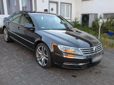 Gebraucht VW Phaeton 239 PS (175 kW) 2011 Braun Limousine