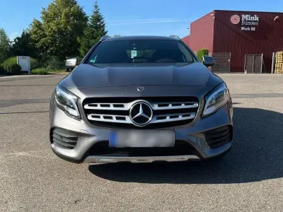 Gebraucht Mercedes GLA200 AMG line 156 PS (114 kW) 2017 Grau SUV
