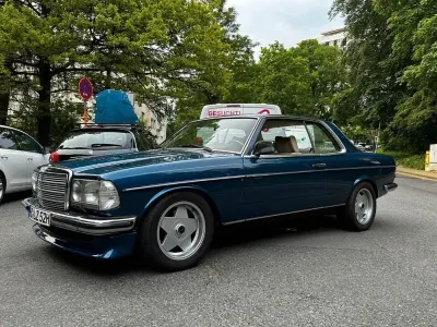 Gebraucht Mercedes 280 177 PS (130 kW) 1978 Blau Coupé