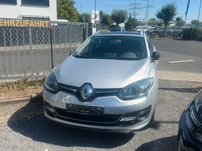 Gebraucht Renault Mégane GrandTour 131 PS (96 kW) 2016 Silber Kombi