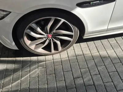 Gebraucht Jaguar XF 300 PS (220 kW) 2016 Weiß Limousine