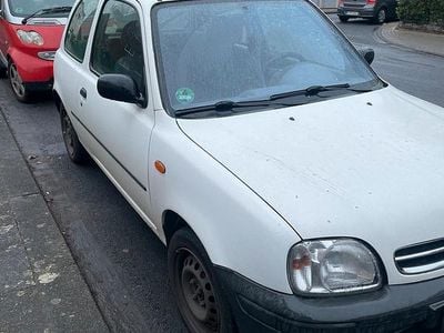 Weiß Gebraucht 2000 Nissan Micra Kleinwagen | 750 €