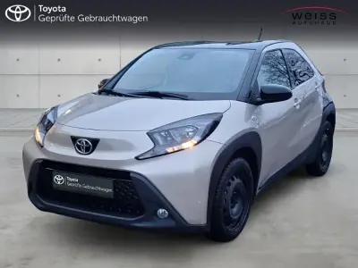 Neu Toyota Aygo X X-play 72 PS (52 kW) 2025 Weiss SUV