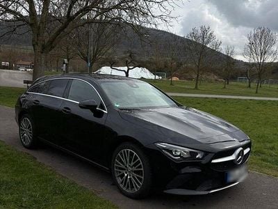 Gebraucht Mercedes CLA200 Shooting Brake 150 PS (110 kW) 2019 Schwarz Kombi