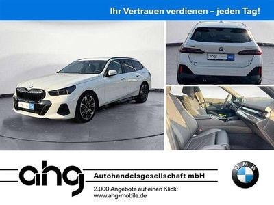 Gebraucht BMW 520 Performance 197 PS (144 kW) 2025 Alpinweiß uni Kombi
