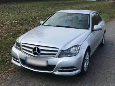 Second-hand Mercedes C200 Avantgarde 184 CP (135 kW) 2012 Argintiu Berlinǎ