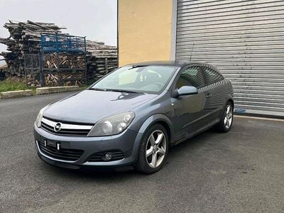 Grau Gebraucht 2006 Opel Astra GTC Coupé | 400 €