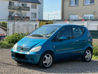 Gebraucht Mercedes A190 Elegance 125 PS (91 kW) 2001 Blau Limousine