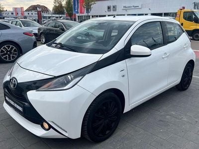 Usata Toyota Aygo X-play 69 CV (50 kW) 2015 Bianco Utilitaria