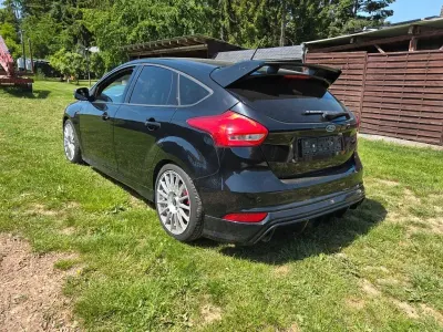 Gebraucht Ford Focus ST 250 PS (183 kW) 2018 Schwarz Limousine