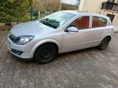 Gebraucht Opel Astra 105 PS (77 kW) 2006 Silber Limousine