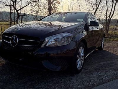 Gebraucht Mercedes A180 Edition 122 PS (89 kW) 2014 Schwarz Limousine