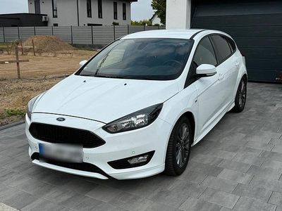 Usata Ford Focus ST-Line 125 CV (91 kW) 2017 Bianco Berlina
