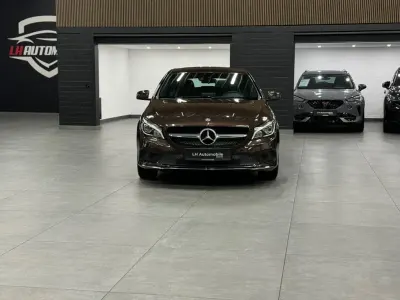 Gebraucht Mercedes CLA200 Shooting Brake 156 PS (114 kW) 2017 Braun Kombi