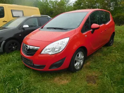 Gebraucht Opel Meriva Edition 101 PS (74 kW) 2010 Rot Van / Kleinbus