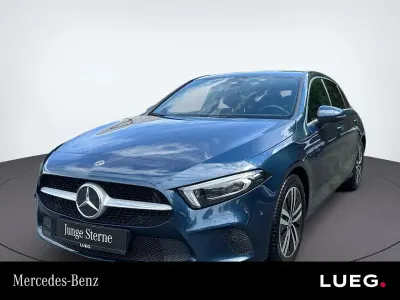 Gebraucht Mercedes A200 163 PS (119 kW) 2019 Blau Limousine