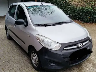 Gebraucht Hyundai i10 Classic 69 PS (50 kW) 2012 Silber Kleinwagen