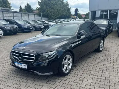 Gebraucht Mercedes E220 Night 194 PS (142 kW) 2016 Schwarz Limousine