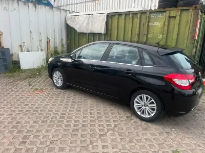 Gebraucht Citroën C4 120 PS (88 kW) 2014 Schwarz Limousine
