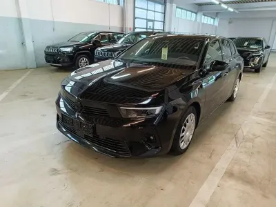 Gebraucht Opel Astra Elegance 131 PS (96 kW) 2024 Schwarz Kleinwagen