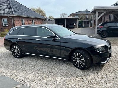Gebraucht Mercedes E300 194 PS (142 kW) 2019 Schwarz Kombi
