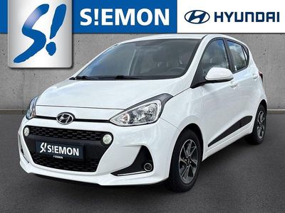 Gebraucht Hyundai i10 Trend 87 PS (63 kW) 2019 Weiß Kleinwagen