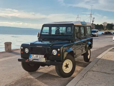 Gebraucht Land Rover Defender 113 PS (83 kW) 1998 Grün SUV