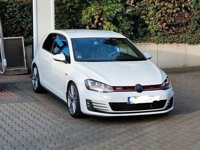 Gebraucht VW Golf VII GTI 230 PS (169 kW) 2016 Weiß Limousine