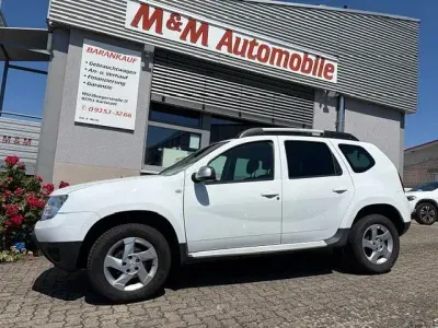 Gebraucht Dacia Duster Lauréate 105 PS (77 kW) 2012 Weiß SUV