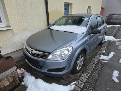 Gebraucht Opel Astra 90 PS (66 kW) 2009 Silber Limousine
