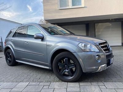 Grau Gebraucht 2010 Mercedes ML63 AMG AMG SUV | 23.900 € (Fairer Preis)