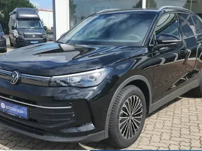 Gebraucht VW Tiguan Goal 150 PS (110 kW) 2025 Schwarz SUV