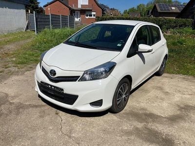 Second-hand Toyota Yaris Life 69 CP (50 kW) 2011 Hatchback
