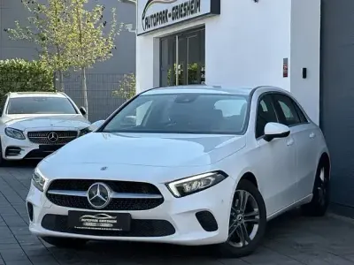 Używany Mercedes A250 Progressive 224 KM (164 kW) 2018 Biały Hatchback