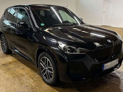 gebraucht BMW iX1 30 xDrive/M-Sport/H&K/AHK/Pano/HUD/Park-Assistent