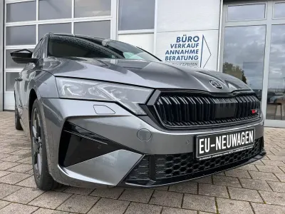 Neu Skoda Octavia RS 265 PS (194 kW) 2026 Grau Kombi